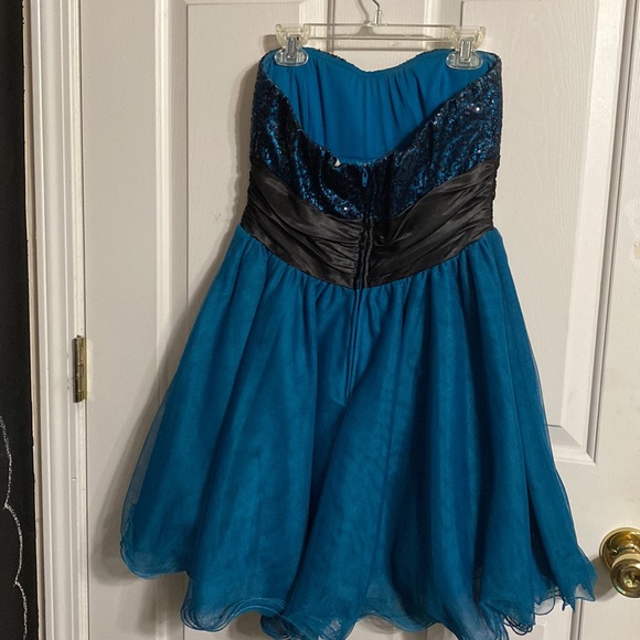 Speechless strapless dress. Homecoming or prom. Blue with black sequins. - Picture 5 of 5